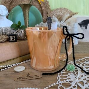 Vintage Glass Mug 🍑